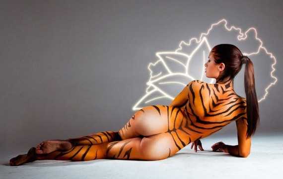 тигровая эротическая раскраска тела